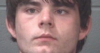 POSEY DUSTIN | 2016-05-25 12:03:00 Onslow County, North Carolina Booking