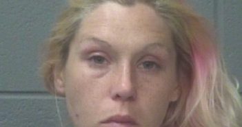 MAY JENNIFER | 2016-05-30 04:52:00 Onslow County, North Carolina Booking