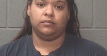 PARRIS MARENDA | 2016-05-24 20:22:00 Onslow County, North Carolina Booking