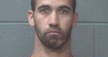 HOLMES DERRICK | 2016-06-01 11:00:00 Onslow County, North Carolina Booking