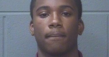 NEELY ANDRE | 2016-10-26 16:16:00 Onslow County, North Carolina Booking