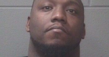 GIBBS LEVOYUS | 2016-10-24 09:29:00 Onslow County, North Carolina Booking