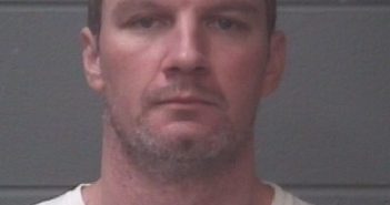 MULLER GREGORY | 2016-10-24 08:22:00 Onslow County, North Carolina Booking