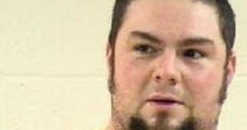 JOSHUAA HONEYCUTT | 2016-11-23 19:00:00 Yancey County, North Carolina Booking