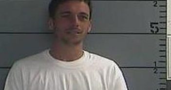 MATTHEW MOORE | 2017-02-01 09:09:00 Oldham County, Kentucky Booking
