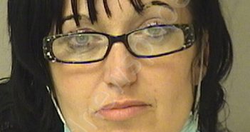 REGUENO, ANGIE DAWN | 2017-02-13 09:25:00 Wood County, West Virginia Booking
