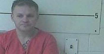 ELVIS RISTER | 2017-02-17 03:36:00 Boyd County, Kentucky Booking