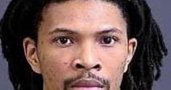 JACOBY LIVINGSTON | 2017-02-24 14:57:00 Charleston County, South Carolina Booking