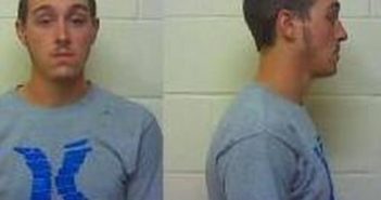 CHRISTOPHER HOWELL | 2016-12-15 18:58:00 Craven County, North Carolina Booking
