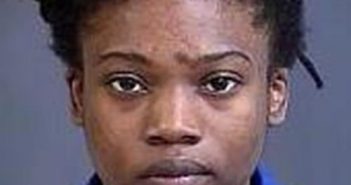 LATIA WRIGHT | 2017-03-08 17:54:00 Charleston County, South Carolina Booking