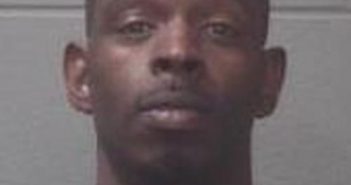 ANDRE THOMPSON | 2017-03-13 08:43:00 Onslow County, North Carolina Booking