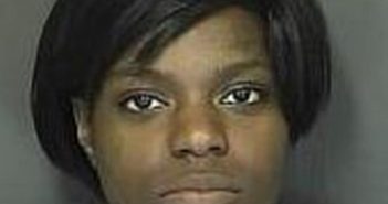 KENYA HUGER | 2017-03-15 07:50:00 Charleston County, South Carolina Booking