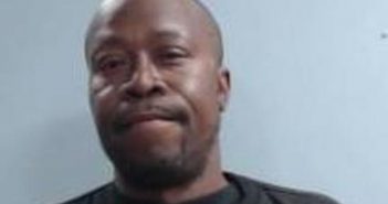 DARNELL BURTON | 2017-03-30 00:53:00 Fayette County, Kentucky Booking