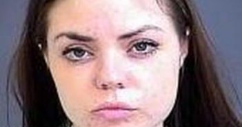 ALICIA LARKIN | 2017-04-05 00:16:00 Charleston County, South Carolina Booking