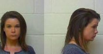 KAYLA GRAHAM | 2017-02-08 18:37:00 Craven County, North Carolina Booking