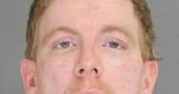 CHRISTOPHER SWEETING | 2017-04-18 11:42:00 Cayuga County, New York Booking