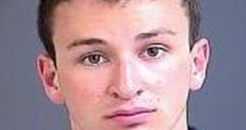 ANDREW EMANUEL | 2017-04-21 00:56:00 Charleston County, South Carolina Booking