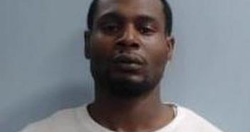 TAMARCUS LEWIS | 2017-04-24 00:16:00 Fayette County, Kentucky Booking