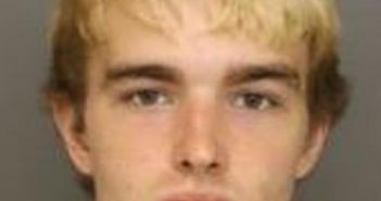 DANIEL PRESLEY | 2017-04-25 14:56:00 Moore County, North Carolina Booking