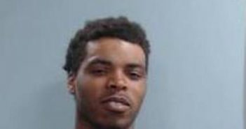 TINO CHENAULT | 2017-04-25 03:10:00 Fayette County, Kentucky Booking