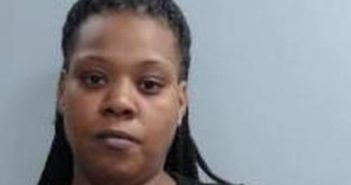 ANDREAL SAUNDERS | 2017-04-27 23:17:00 Fayette County, Kentucky Booking