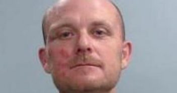 SCOTT GRAGG | 2017-04-27 20:07:00 Fayette County, Kentucky Booking