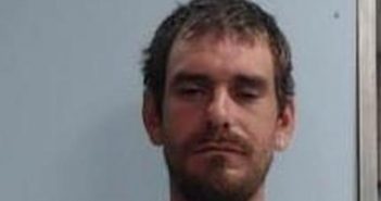 LEE ENGELS | 2017-04-28 05:14:00 Fayette County, Kentucky Booking