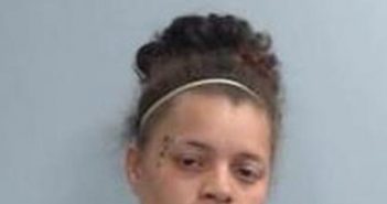 KRISTEN HARGIS | 2017-05-05 11:28:00 Fayette County, Kentucky Booking