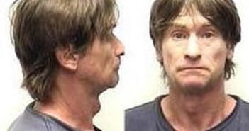 ROBBIE SIEWERT | 2017-05-11 03:51:00 Clark County, Indiana Booking