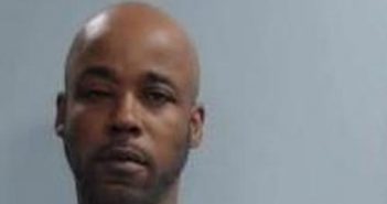 CLARENCE JONES | 2017-05-11 01:46:00 Fayette County, Kentucky Booking