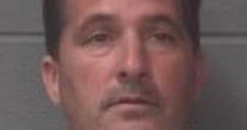 MARK KINGSLEY | 2017-05-15 23:46:00 Onslow County, North Carolina Booking