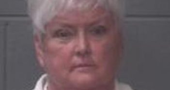 CHARLOTTE MCLAIN | 2017-05-16 19:26:00 Onslow County, North Carolina Booking