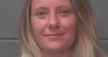 JENNIPHER FLAKE | 2017-05-16 08:59:00 Onslow County, North Carolina Booking