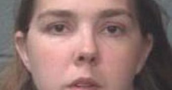 ASHLEY MAYNARD | 2017-05-16 15:12:00 Onslow County, North Carolina Booking