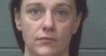 JENNIFER KELLUM | 2017-05-18 19:07:00 Onslow County, North Carolina Booking