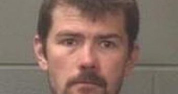 MICHAEL LEE | 2017-05-18 13:49:00 Onslow County, North Carolina Booking