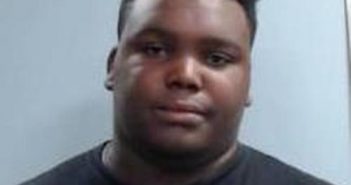 KENRIC MITCHELL | 2017-06-20 21:13:00 Fayette County, Kentucky Booking