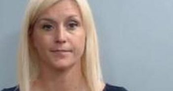 KRISTEN NAPIER | 2017-07-18 11:45:00 Fayette County, Kentucky Booking