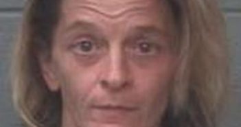 ANDREA DONALD | 2017-07-23 01:12:00 Onslow County, North Carolina Booking
