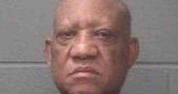 JACKIE BOONE | 2017-07-24 08:11:00 Onslow County, North Carolina Booking