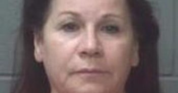 MARY HUTTO | 2017-07-24 23:49:00 Onslow County, North Carolina Booking