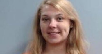 KAITLYN MOORE | 2017-07-26 23:28:00 Fayette County, Kentucky Booking