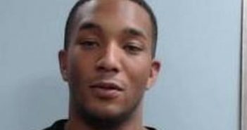 DAVONTAE DARI | 2017-07-27 03:01:00 Fayette County, Kentucky Booking