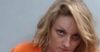 LAUREN DOUGLAS | 2017-08-08 18:22:00 Fayette County, Kentucky Booking