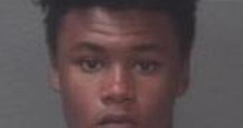 JAYQUAN YOUNG | 2017-08-18 09:11:00 Onslow County, North Carolina Booking
