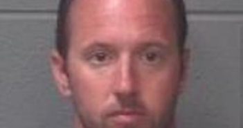 DARRELL VEACH | 2017-08-18 12:05:00 Onslow County, North Carolina Booking