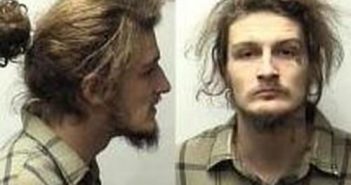 NICHOLAS DILLANDER | 2017-08-23 07:26:00 Clark County, Indiana Booking