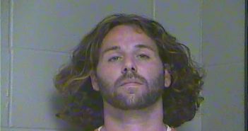 ROBERT L WILLIAMS | 2017-10-02 20:26:00 Woodford County, Kentucky Booking