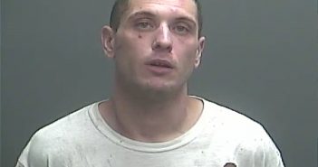 DUSTIN M WILDMAN | 2017-10-03 11:04:00 Knox County, Indiana Booking