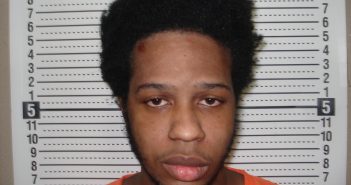 DANAYAS JASHAUN HOUSTON | 2017-10-04 00:18:00 Scott County, Missouri Booking